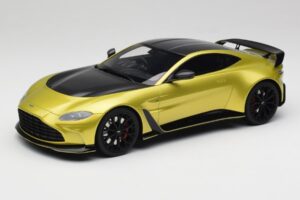 Aston Martin V12 Vantage Final Edition Cosmopolitan Yellow TopSpeed 1:18 TS0453 Druckguss