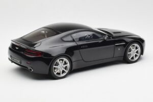 Aston Martin V8 Vantage Onyx Schwarz AUTOart 1:18 70202 Druckguss — Bild 3 von 8