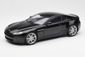 Aston Martin V8 Vantage Onyx Schwarz AUTOart 1:18 70202 Druckguss