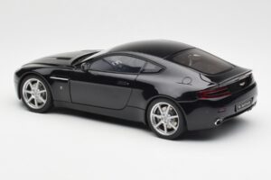 Aston Martin V8 Vantage Onyx Schwarz AUTOart 1:18 70202 Druckguss — Bild 7 von 8
