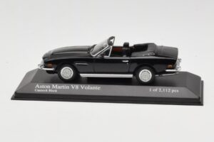 Aston Martin V8 Volante Schwarz Minichamps 1:43 400137730 Druckguss