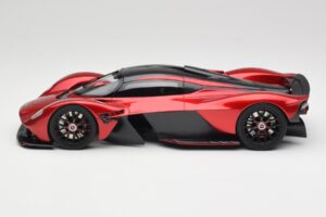 Aston Martin Valkyrie AMR Pro Hyper Red TopSpeed 1:18 TS0539 Druckguss — Bild 3 von 6
