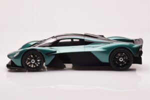 Aston Martin Valkyrie Racing Green GT Spirit 1:18 GT435 Resin — Bild 3 von 6