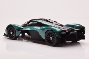 Aston Martin Valkyrie Racing Green GT Spirit 1:18 GT435 Resin — Bild 5 von 6