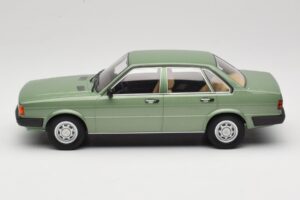 Audi 80 B2 Grün MCG 1:18 MCG18525 Druckguss — Bild 3 von 6
