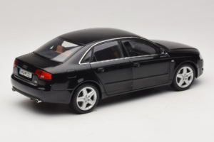 Audi A4 B6 3.2 Quattro Schwarz Minichamps 1:18 5010404125 Druckguss — Bild 3 von 8