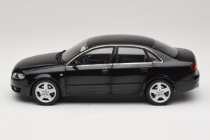 Audi A4 B6 3.2 Quattro Schwarz Minichamps 1:18 5010404125 Druckguss — Bild 4 von 8