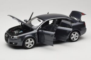 Audi A4 B7 Grau Metallic Minichamps 1:18 100014400 Druckguss — Bild 2 von 8