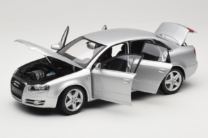 Audi A4 B7 Silber Minichamps 1:18 100014402 Druckguss — Bild 2 von 8