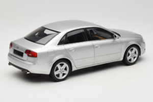 Audi A4 B7 Silber Minichamps 1:18 100014402 Druckguss — Bild 3 von 8