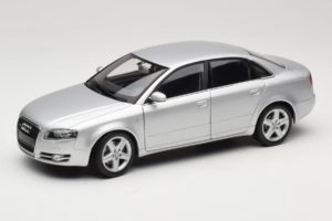 Audi A4 B7 Silber Minichamps 1:18 100014402 Druckguss