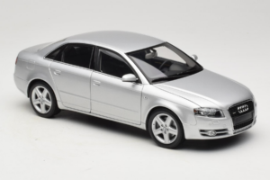 Audi A4 B7 Silber Minichamps 1:18 100014402 Druckguss — Bild 6 von 8