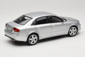 Audi A4 B8 3.2 Quattro Silber Minichamps 1:18 5010404115 Druckguss — Bild 3 von 8