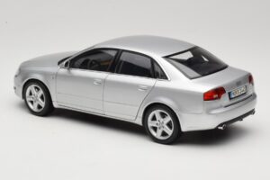 Audi A4 B8 3.2 Quattro Silber Minichamps 1:18 5010404115 Druckguss — Bild 7 von 8