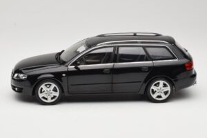 Audi A4 B8 Avant 3.2 Quattro Schwarz Minichamps 1:18 5010404225 Druckguss — Bild 4 von 8