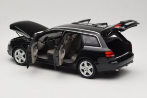 Audi A4 B8 Avant 3.2 Quattro Schwarz Minichamps 1:18 5010404225 Druckguss — Bild 5 von 8