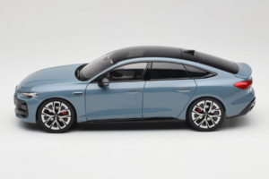 Audi A5L Sportback Graubläulich OEM 1:18 ZAM60004B Druckguss — Bild 4 von 8