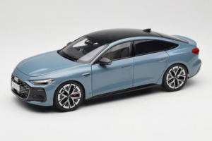 Audi A5L Sportback Graubläulich OEM 1:18 ZAM60004B Druckguss