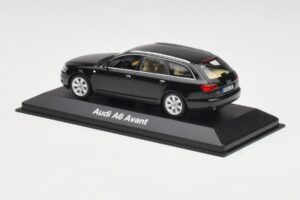Audi A6 C6 Avant Phantom Schwarz Minichamps 1:43 5010406233 Druckguss — Bild 3 von 4