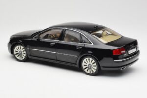 Audi A8 D3 W12 Schwarz Kyosho 1:18 09212BK Druckguss — Bild 7 von 8