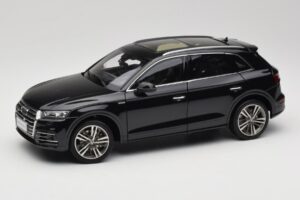 Audi Q5L FY Schwarz Paudi Model 1:18 26732 Druckguss