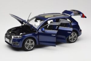 Audi Q5L FY Blau Paudi Model 1:18 33729 Druckguss — Bild 2 von 8