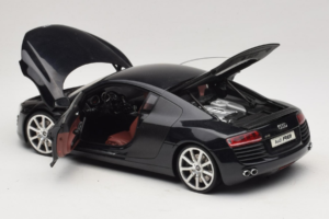 Audi R8 Schwarz Kyosho 1:18 09213BK Druckguss — Bild 5 von 8