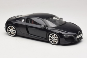 Audi R8 Schwarz Kyosho 1:18 09213BK Druckguss — Bild 6 von 8