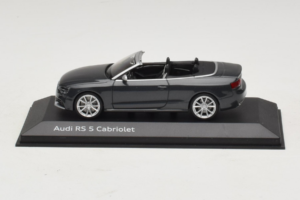 Audi RS5 B8 Cabriolet Daytona Gray Minichamps 1:43 5011215323 Druckguss