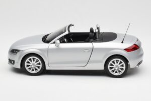 Audi TT 8J Roadster Lichtsilber Minichamps 1:18 5010500515 Druckguss — Bild 4 von 8