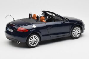 Audi TT 8J Roadster Tiefseeblau Minichamps 1:18 5010500525 Druckguss — Bild 3 von 8