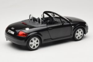 Audi TT 8N Roadster Schwarz Revell 1:18 08980 Druckguss — Bild 3 von 8