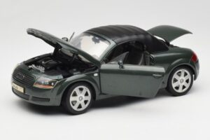 Audi TT 8N Roadster Grün Revell 1:18 8979 Druckguss — Bild 2 von 8