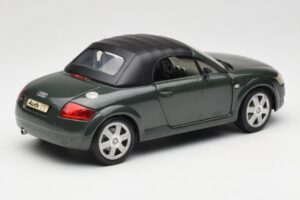 Audi TT 8N Roadster Grün Revell 1:18 8979 Druckguss — Bild 3 von 8