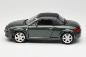 Audi TT 8N Roadster Grün Revell 1:18 8979 Druckguss — Bild 4 von 8