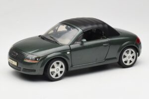Audi TT 8N Roadster Grün Revell 1:18 8979 Druckguss
