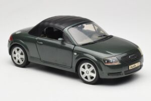 Audi TT 8N Roadster Grün Revell 1:18 8979 Druckguss — Bild 6 von 8