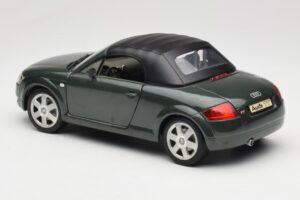 Audi TT 8N Roadster Grün Revell 1:18 8979 Druckguss — Bild 7 von 8