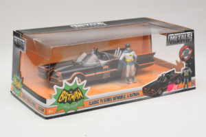Batmobile Mit Batman-Figur Metals Diecast 1:24 98259 Druckguss — Bild 2 von 3