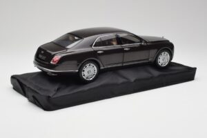 Bentley Mulsanne Burnt Oak Minichamps 1:18 100139905 Druckguss — Bild 3 von 8