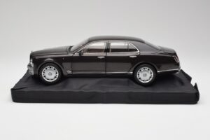 Bentley Mulsanne Burnt Oak Minichamps 1:18 100139905 Druckguss — Bild 4 von 8