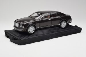 Bentley Mulsanne Burnt Oak Minichamps 1:18 100139905 Druckguss