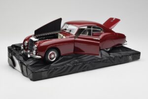 Bentley R-Type Continental Tudor Rot Minichamps 1:18 100139421 Druckguss — Bild 2 von 8