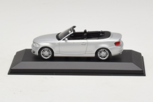 BMW 1-Series E88 Cabriolet Titan Silver Minichamps 1:43 80420427037-R1 Druckguss