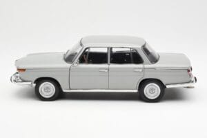 BMW 1800 TiSA Bernina Grau AUTOart 1:18 70621 Druckguss — Bild 4 von 8