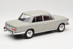 BMW 2000 TI Grau MCG 1:18 MCG18112 Druckguss — Bild 2 von 6