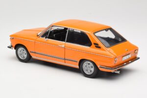 BMW 2000 Tii Touring Orange Minichamps 1:18 80430145824 Druckguss — Bild 7 von 8