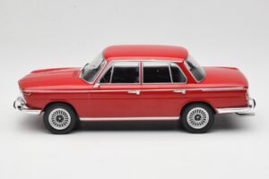 BMW 2000 121 Rot MCG 1:18 MCG18543 Druckguss — Bild 3 von 6