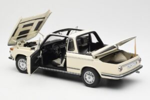 BMW 2002 Baur Cabriolet E10 Chamonix Weiß AUTOart 1:18 70532 Druckguss — Bild 5 von 8