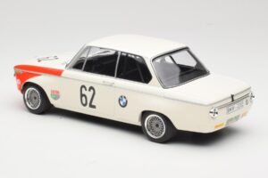 BMW 2002 tiK BMW AG #1 H. Hahne / D. Quester Class Winner Guards International 6 Hours Brands Hatch 1969 Minichamps 1:18 1556 — Bild 5 von 6